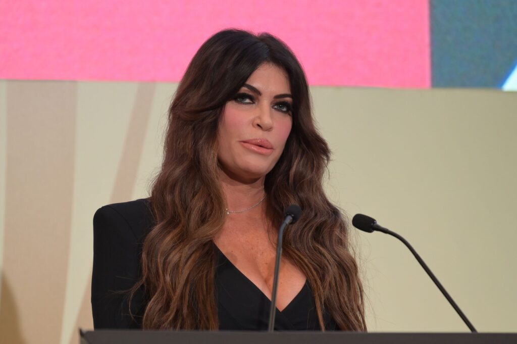 casa-alba-ia-in-calcul-retragerea-ambasadoarei-din-grecia-kimberly-guilfoyle-este-anchetata-de-departamentul-de-stat-–-hotnews.ro