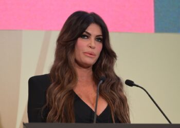 casa-alba-ia-in-calcul-retragerea-ambasadoarei-din-grecia-kimberly-guilfoyle-este-anchetata-de-departamentul-de-stat-–-hotnews.ro