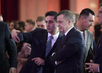 liderii-psd-decid-azi-cum-il-vor-sprijini-pe-luca-niculescu-pachetul-de-conditii-trimis-premierului-desemnat-–-hotnews.ro