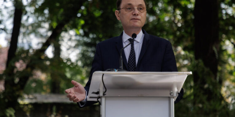 saptamana-decisiva-pentru-formarea-guvernului-luca-niculescu-a-inceput-a-doua-runda-de-consultari-cu-partidele.-usr,-pace-si-minoritatile,-pe-lista-|-sedinta-decisiva-la-psd