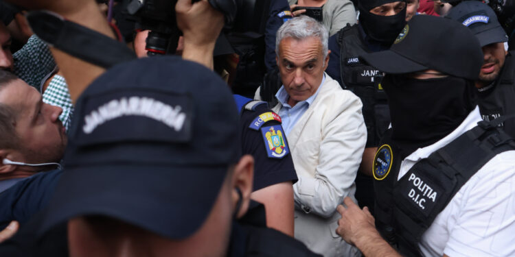 verdict-la-tribunalul-bucuresti:-calin-georgescu-afla-astazi-daca-scapa-de-arestul-preventiv-–-hotnews.ro