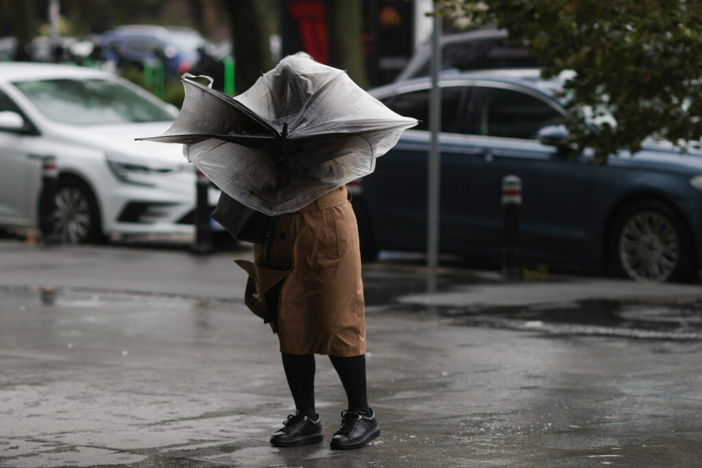noi-alerte-meteo-de-vant-puternic-si-ploi-la-munte-ninge-/-cum-va-fi-vremea-in-bucuresti-–-hotnews.ro