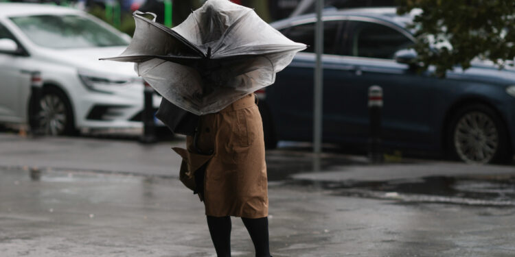 noi-alerte-meteo-de-vant-puternic-si-ploi-la-munte-ninge-/-cum-va-fi-vremea-in-bucuresti-–-hotnews.ro