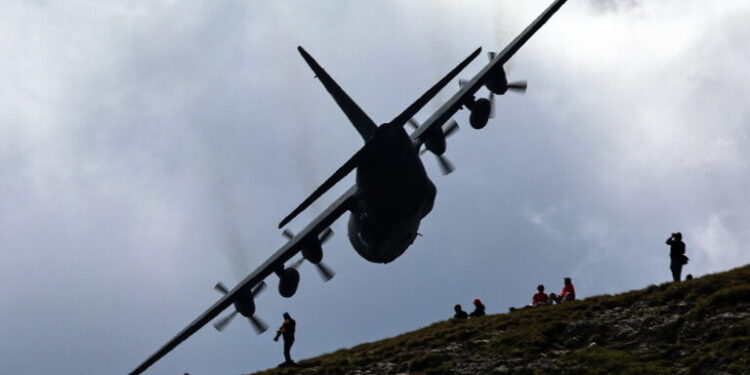 sua-si-romania-marcheaza-30-de-ani-de-parteneriat-strategic.-statele-unite-au-livrat-o-aeronava-c-130-hercules-armatei-romane