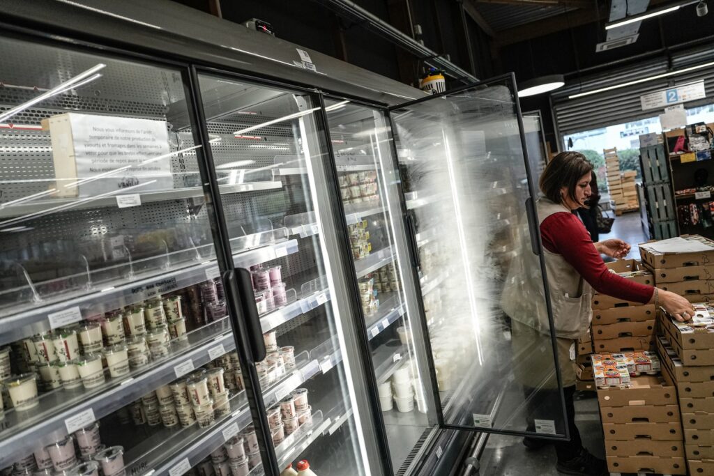 dupa-noaptea-in-care-hackerii-s-au-jucat-cu-temperatura-din-frigiderele-lor,-supermarketurile-din-franta-se-confrunta-acum-cu-o-noua-problema-–-hotnews.ro