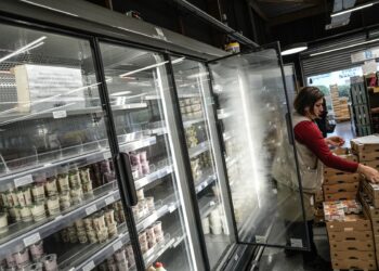 dupa-noaptea-in-care-hackerii-s-au-jucat-cu-temperatura-din-frigiderele-lor,-supermarketurile-din-franta-se-confrunta-acum-cu-o-noua-problema-–-hotnews.ro