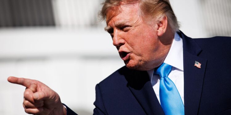trump-rabufneste-dupa-ce-ucraina-a-reluat-atacurile-asupra-rafinariilor-rusesti:-este-o-rusine-–-hotnews.ro