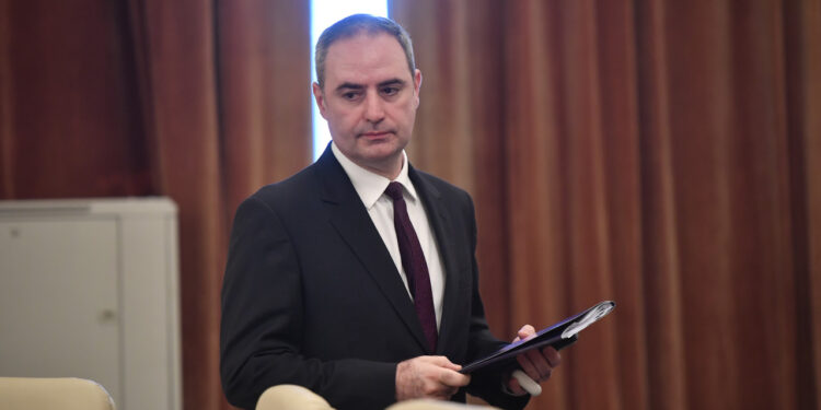 cati-bani-mai-are-romania-de-incasat-din-pnrr-decizia-finala-a-comisiei-europene-va-fi-luata-in-noiembrie-–-hotnews.ro