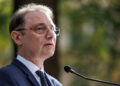 luca-niculescu-declara-ca-marian-neacsu-e-un-om-competent-pentru-functia-de-ministru-de-interne.-neascu-a-fost-condamnat-la-sase-luni-de-inchisoare-cu-suspendare-pentru-conflict-de-interese