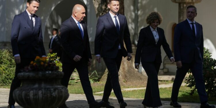 surse:-liberalii-sustin-propunerea-lui-bolojan:-batalia-cu-psd-e-pe-viata-si-pe-moarte