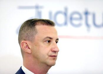 scandalul-privind-noul-stadion-din-timisoara-continua.-alfred-simonis,-despre-explicatiile-lui-bolojan-si-ale-lui-fritz-privind-blocarea-proiectului:-extrem-de-puerile