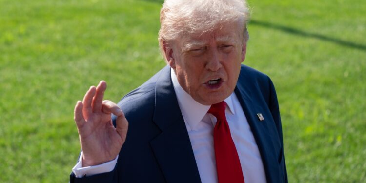franta-arde!-indemnul-lui-trump-pentru-autoritatile-de-la-paris,-dupa-protestele-violente-din-tara-–-hotnews.ro
