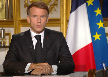 in-urma-protestelor-violente-din-franta,-emmanuel-macron-a-anuntat-reducerea-costurilor-la-carburanti
