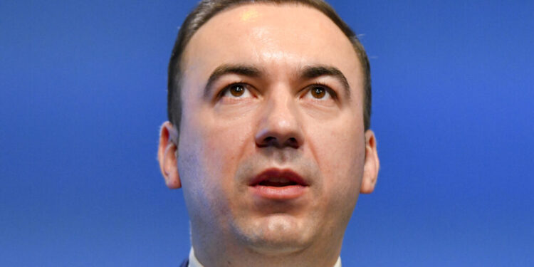 bogdan-ivan-trage-un-semnal-de-alarma-in-urma-atacului-de-la-o-scoala-din-bistrita:-nu-trebuie-sa-se-intample-o-nenorocire-ca-legea-sa-puna-limite-clare-platformelor-sociale