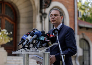 guvernul-niculescu-ajunge-marti-in-parlament-pentru-votul-de-investitura.-de-cate-voturi-are-nevoie