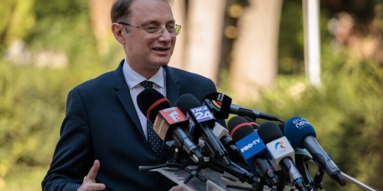 a-inceput-a-doua-zi-de-audieri-a-ministrilor-din-cabinetul-niculescu.-urmeaza-votul-decisiv-pentru-noul-guvern