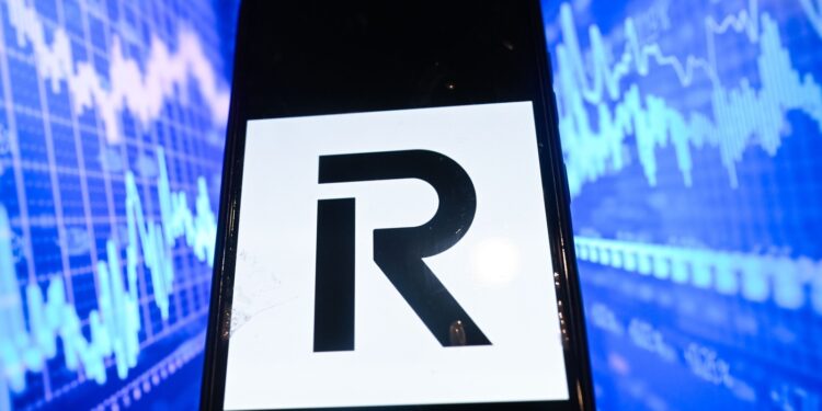 pana-majora-a-revolut,-care-are-probleme-in-romania-si-in-alte-tari-mesajul-companiei-cu-5-milioane-de-clienti-romani-–-hotnews.ro