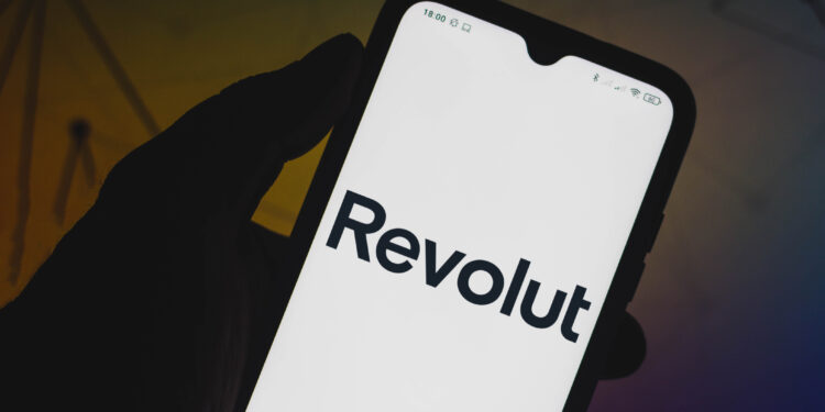 vesti-de-la-revolut-dupa-ce-aplicatia-a-cazut-in-mai-multe-tari-ale-lumii,-inclusiv-in-romania-lista-serviciilor-cu-probleme-–-hotnews.ro