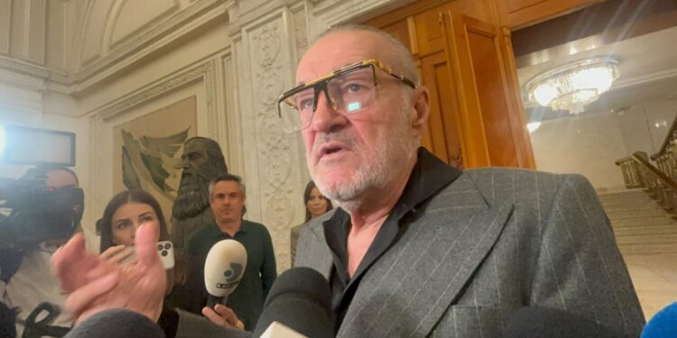 gigi-becali,-extaziat-dupa-investirea-guvernului-niculescu:-„este-extraordinar,-o-sa-avem-guvern.-nu-stiu-cine-l-a-pus,-dar-este-om-destept”