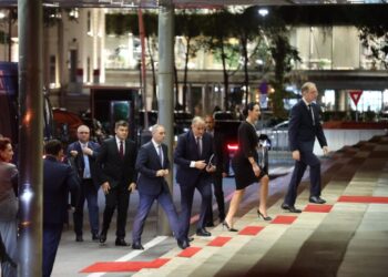 concluziile-primei-sedinte-de-guvern-a-cabinetului-niculescu.-prima-ordonanta-de-urgenta-adoptata-in-aproape-sase-luni