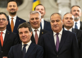presa-internationala-avertizeaza:-linistea-politica-din-romania-ar-putea-dura-doar-sase-luni.-ce-scrie-despre-guvernul-luca-niculescu