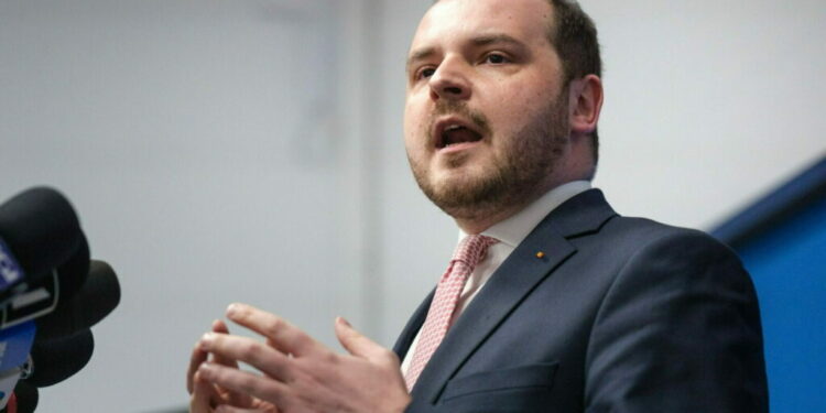 nu-din-rautate,-ci-din-nestiinta.-rogobete,-replica-ironica-pentru-bolojan-la-revenirea-in-ministerul-sanatatii