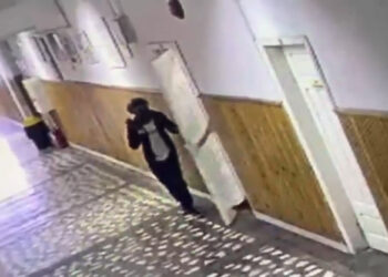 noi-detalii-despre-starea-de-sanatate-a-profesoarei-care-a-fost-atacata-cu-cutitul-la-bistrita-–-hotnews.ro