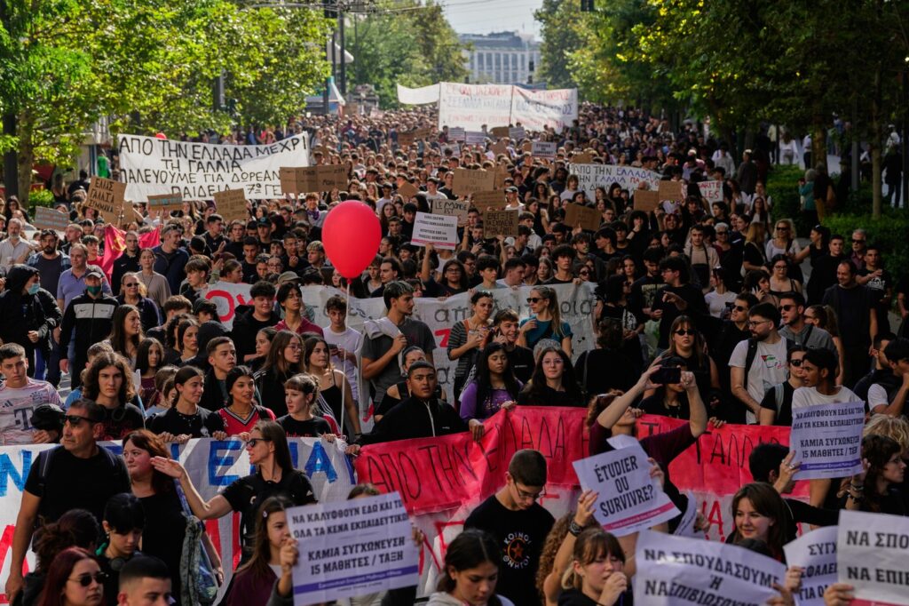 din-grecia-pana-in-franta:-protest-cu-mii-de-elevi,-studenti-si-profesori-si-la-atena-ce-nemultumiri-au-–-hotnews.ro