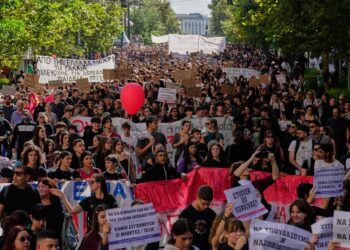 din-grecia-pana-in-franta:-protest-cu-mii-de-elevi,-studenti-si-profesori-si-la-atena-ce-nemultumiri-au-–-hotnews.ro
