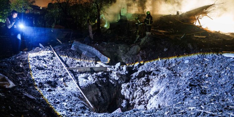noapte-de-foc-la-kiev-si-moscova-in-pline-negocieri-de-pace-mediate-de-sua-rusii-si-ucrainenii-s-au-bombardat-reciproc-–-hotnews.ro