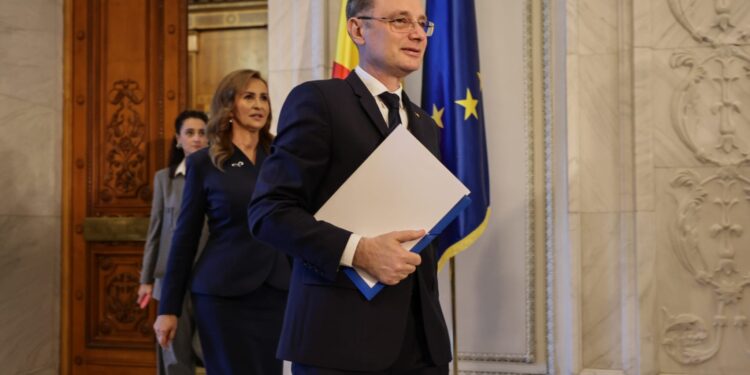 cine-este-mihaela-ilincuta-stefan-simion,-directorul-de-cabinet-al-premierul-luca-niculescu
