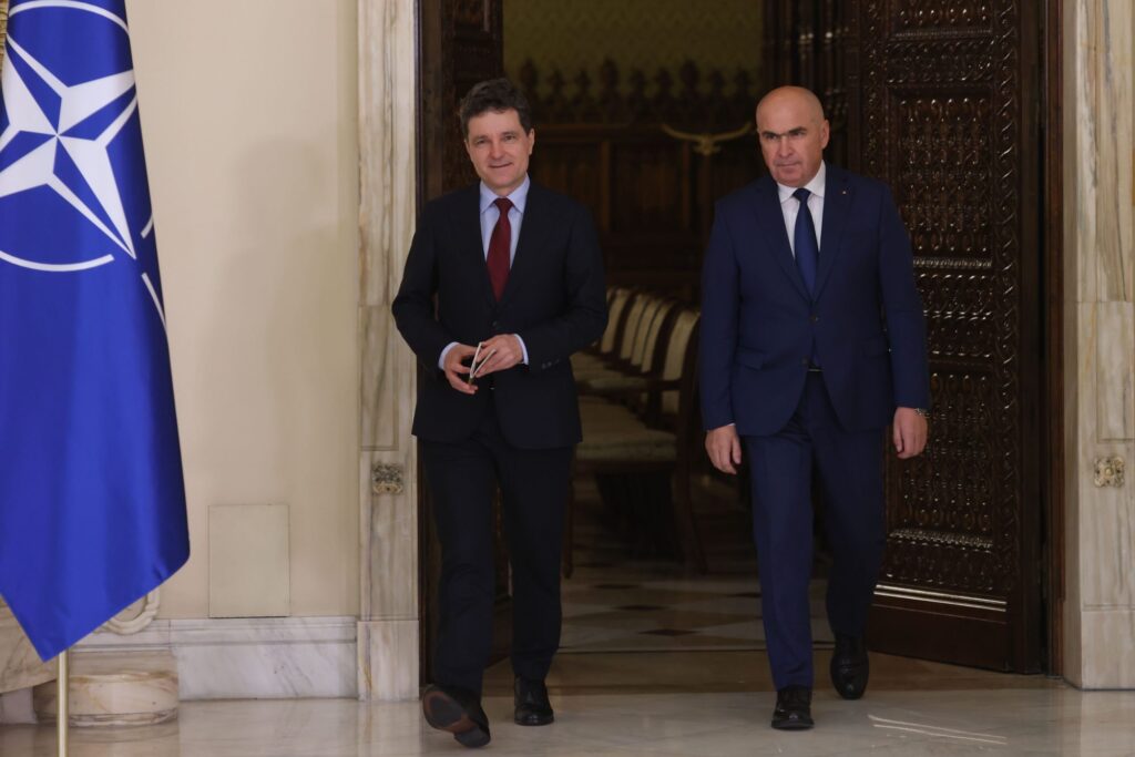 a-fost-o-ambuscada-cunoscut-politolog,-despre-capcana-intinsa-de-psd-si-nicusor-dan-lui-ilie-bolojan-–-hotnews.ro