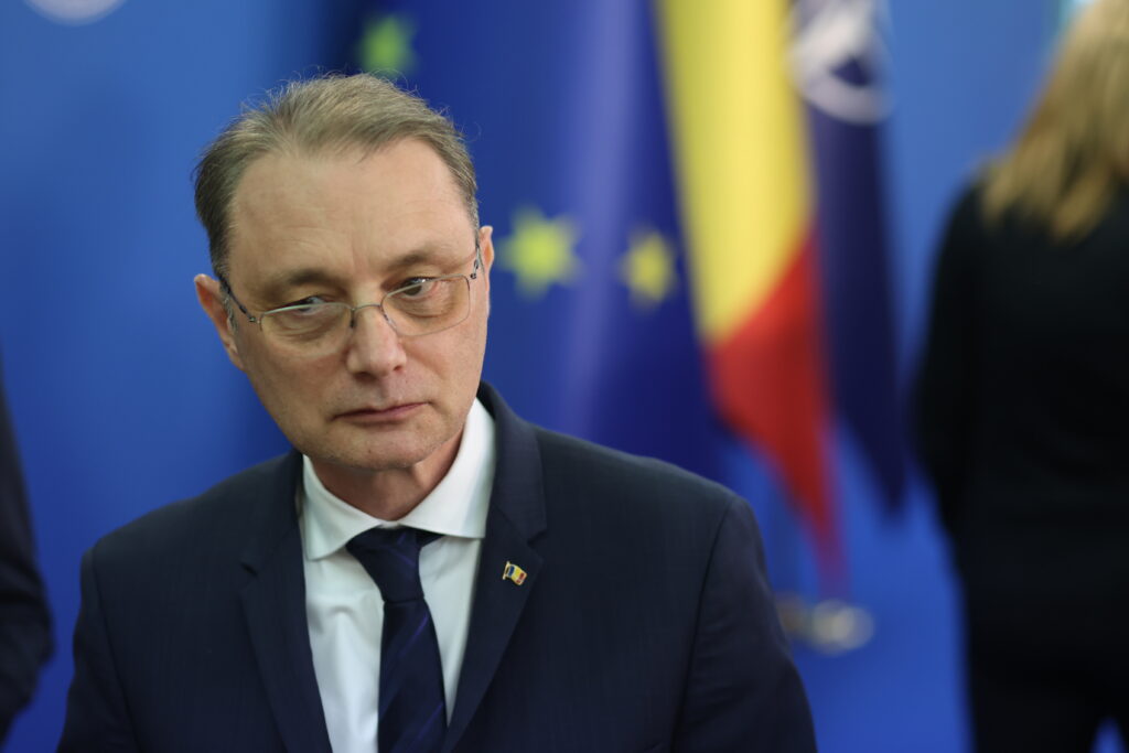 guvernul-va-aproba-donatia-ue-de-1,1-milioane-de-doze-de-vaccin-pentru-oi-si-capre.-luca-niculescu:-trebuie-sa-fim-alaturi-de-crescatorii-de-animale