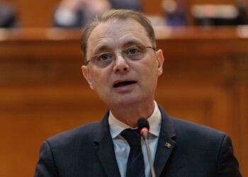 premierul-luca-niculescu-anunta-ca-fortele-navale-romane-vor-beneficia-de-dotari-suplimentare,-dupa-atacurile-cu-drone-din-marea-neagra