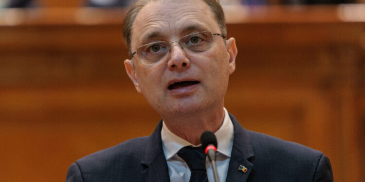 premierul-luca-niculescu-anunta-ca-fortele-navale-romane-vor-beneficia-de-dotari-suplimentare,-dupa-atacurile-cu-drone-din-marea-neagra