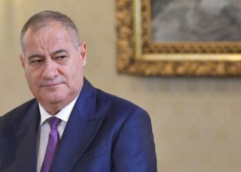 comisarul-politic-neacsu:-a-intrat,-dar-ar-iesi-din-guvern.-jocurile-pentru-sefia-curtii-de-conturi