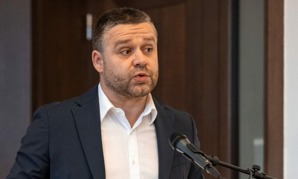 primarul-ciucu-aduce-vesti-proaste-pentru-bucuresteni-in-pragul-anotimpului-rece-ce-spune-despre-termoficarea-pe-timp-de-iarna:-probleme-vor-mai-fi-inca-15-20-de-ani.-sa-nu-i-mai-mintim-pe-oameni