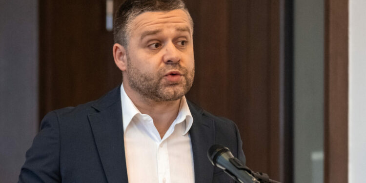 primarul-ciucu-aduce-vesti-proaste-pentru-bucuresteni-in-pragul-anotimpului-rece-ce-spune-despre-termoficarea-pe-timp-de-iarna:-probleme-vor-mai-fi-inca-15-20-de-ani.-sa-nu-i-mai-mintim-pe-oameni