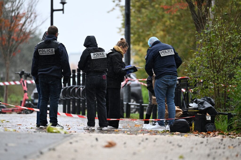 macron-denunta-un-atentat-terorist-rasist-dupa-atacul-armat-de-langa-paris-tara-noastra-e-intr-un-punct-de-cotitura-–-hotnews.ro