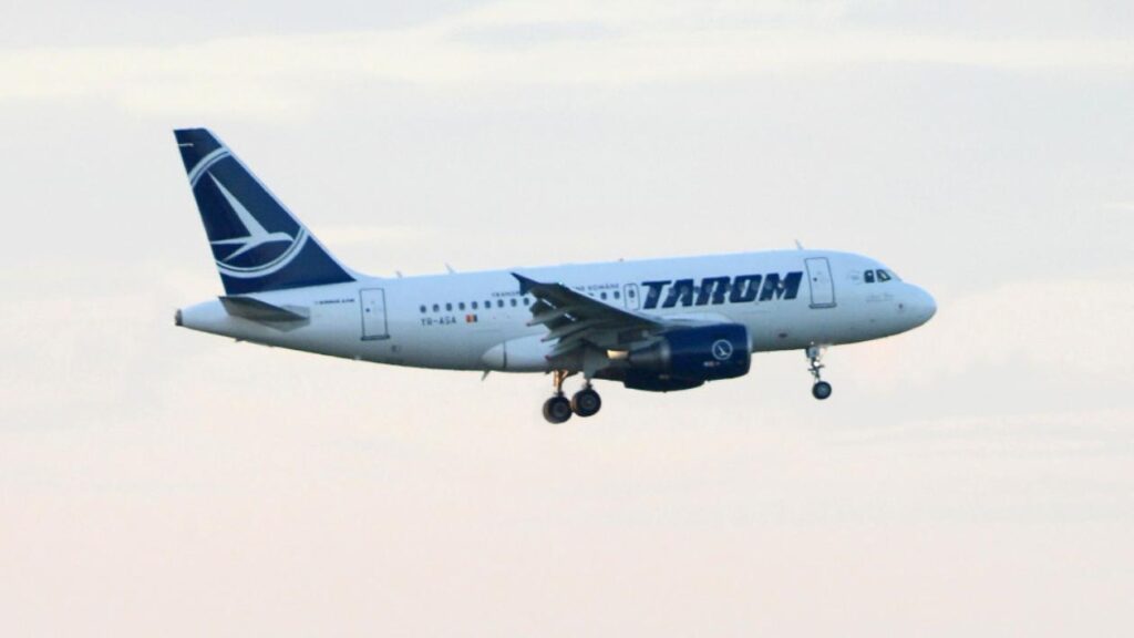 tarom-renunta-la-o-ruta-istorica,-dupa-16-ani.-cine-va-asigura-de-acum-incolo-traseul-spre-aceasta-destinatie