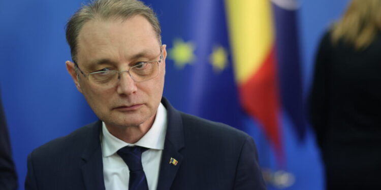 premierul-luca-niculescu-merge-marti-in-republica-moldova.-se-va-intalni-cu-maia-sandu