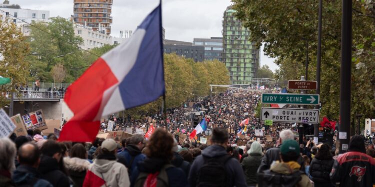 elevii-si-studentii-din-franta-anunta-ca-vor-continua-protestele,-in-ciuda-concesiilor-facute-de-guvern-–-hotnews.ro