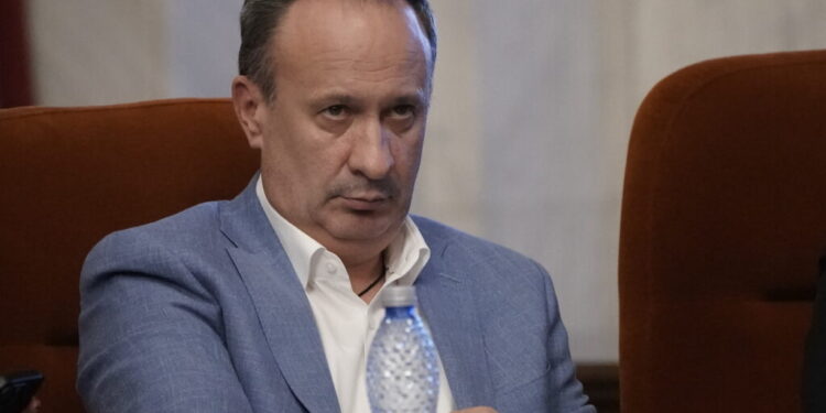 bolojenii-trec,-deficitul-esa-ramane.-adrian-caciu-sustine-ca-diferentele-esa-cash-din-acest-an-sunt-duble-fata-de-anii-anteriori