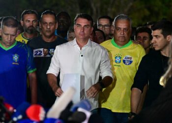 unde-va-primi-flavio-bolsonaro-viza-anuntul-venit-dupa-fuga-din-brazilia-–-hotnews.ro