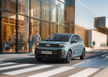 omul-cu-cresterea-renault-si-dacia-dezvaluie:-in-europa-ramanem-independenti-nu-pariem-pe-phev,-dar-pe-electrice-adaugam-range-extender-–-hotnews.ro