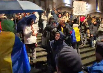 video-|-sustinatorii-lui-calin-georgescu,-inmarmuriti-dupa-vestea-ca-fostul-prezidentiabil-ramane-in-spatele-gratiilor.-liniste-in-fata-curtii-de-apel-bucuresti