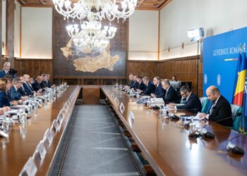 premierul-luca-niculescu,-dar-si-o-parte-din-ministri,-intalnire-cu-reprezentantii-consiliilor-judetene