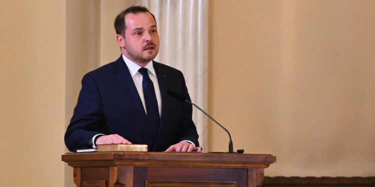 rogobete,-mesaj-ferm-pentru-cadrele-didactice-si-medicii-cu-experienta:-tinerii-medici-nu-trebuie-priviti-ca-o-amenintare