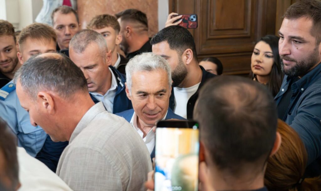 curtea-de-apel-bucuresti,-asteptata-sa-ia-o-hotarare-in-cazul-prelungirii-arestarii-preventive-pentru-calin-georgescu-contestatia-diicot-se-judeca-la-ora-17.00