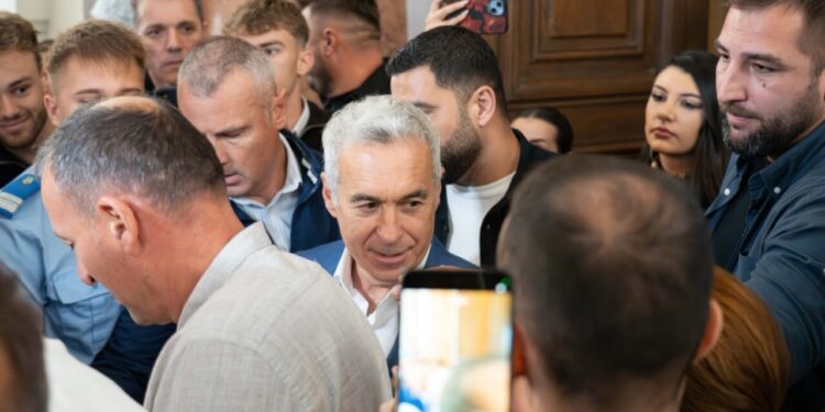 curtea-de-apel-bucuresti,-asteptata-sa-ia-o-hotarare-in-cazul-prelungirii-arestarii-preventive-pentru-calin-georgescu-contestatia-diicot-se-judeca-la-ora-17.00